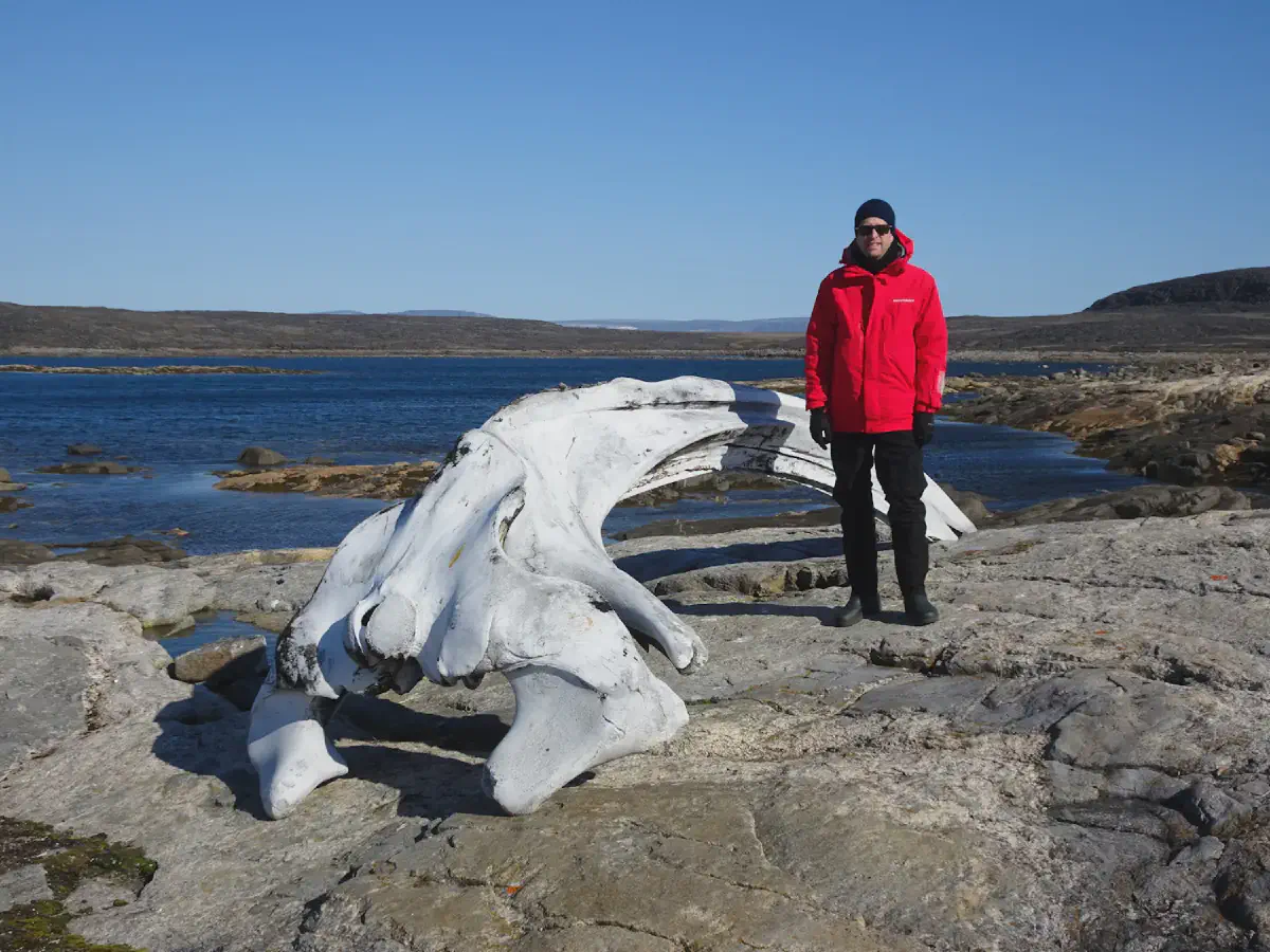 Sébastien sur l'île Kekerten, au Nunavut, © Croisière-voyage.ca