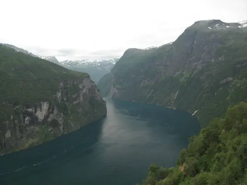 Croisières dans les fjords de Norvège au solstice d'été Croisières dans les fjords de Norvège au solstice d'été